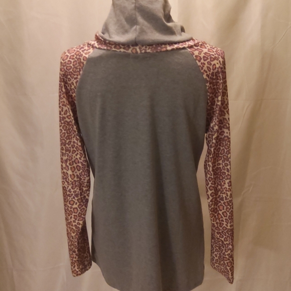 Leopard print cowl,neck sweatshirt - Picture 10 of 10